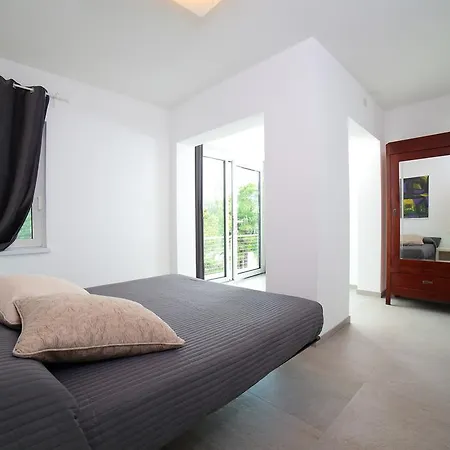 Agriturismob&b Loggia Degli Artisti Feriegård Palazzolo dello Stella