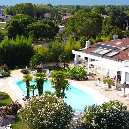 Loggia Degli Artisti - Con Piscina Vicino Al Mare - Friuli Venezia Giulia Farma